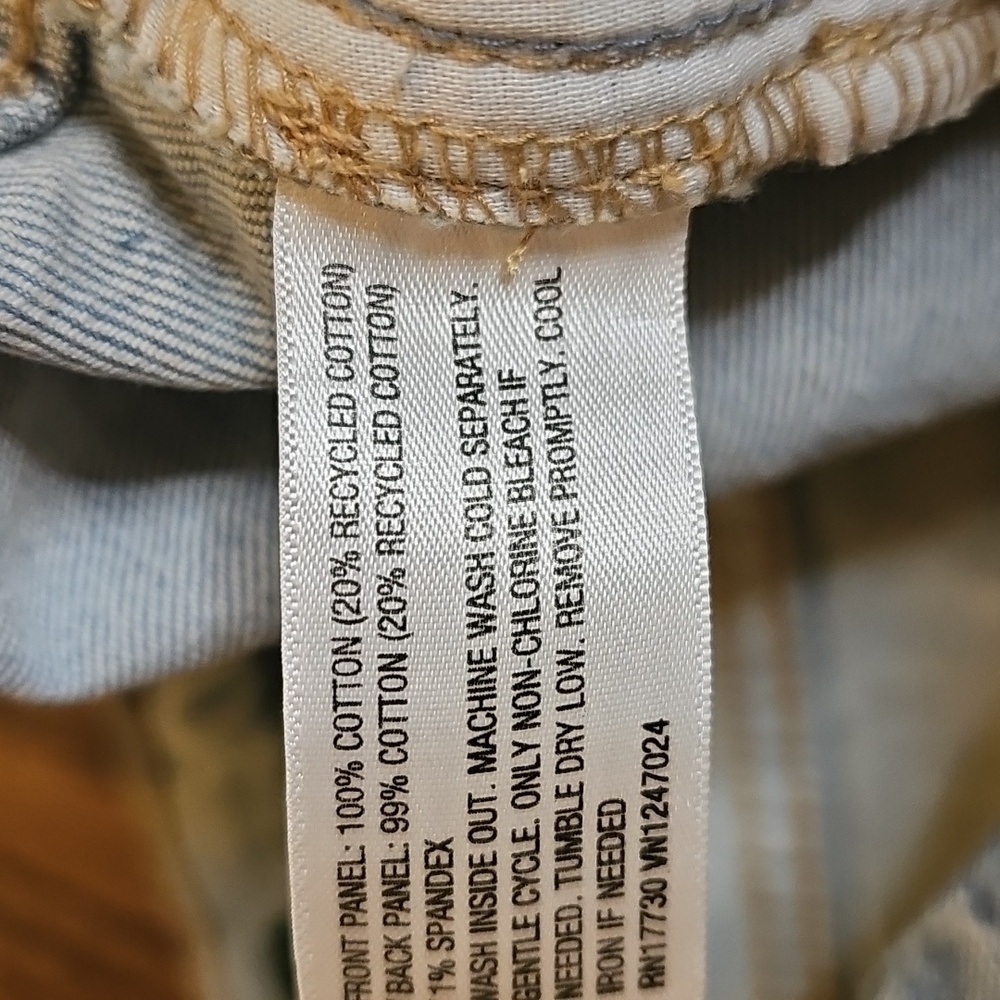 Wild Fable Light Blue Distressed Mid Rise Jean Shorts Size 4 - Picture 11 of 12